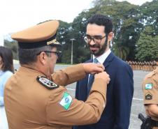 Secretário-chefe da Casa Civil recebe a maior honraria da PM-PR, a medalha Coronel Sarmento