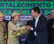 O governador Carlos Massa Ratinho Junior entregou nesta segunda-feira (3) 39 novos veículos para reforçar os trabalhos do Corpo de Bombeiros do Paraná.