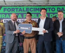 O governador Carlos Massa Ratinho Junior entregou nesta segunda-feira (3) 39 novos veículos para reforçar os trabalhos do Corpo de Bombeiros do Paraná.