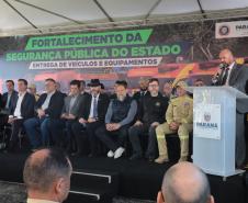 O governador Carlos Massa Ratinho Junior entregou nesta segunda-feira (3) 39 novos veículos para reforçar os trabalhos do Corpo de Bombeiros do Paraná.