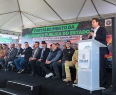 O governador Carlos Massa Ratinho Junior entregou nesta segunda-feira (3) 39 novos veículos para reforçar os trabalhos do Corpo de Bombeiros do Paraná.