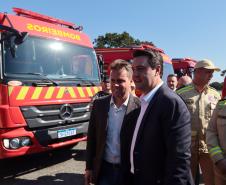 O governador Carlos Massa Ratinho Junior entregou nesta segunda-feira (3) 39 novos veículos para reforçar os trabalhos do Corpo de Bombeiros do Paraná.