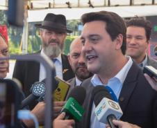 O governador Carlos Massa Ratinho Junior entregou nesta segunda-feira (3) 39 novos veículos para reforçar os trabalhos do Corpo de Bombeiros do Paraná.