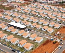 Darci Piana entrega residencial com 120 casas a famílias de Nova Londrina
