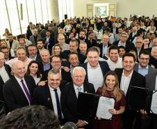 Curitiba, 24 de junho de 2024 - Governador Carlos Massa Ratinho Junior anunciou investimentos de R$ 505 milhões em energia e infraestrutura de gás canalizado para acelarar o crescimento do Paraná.