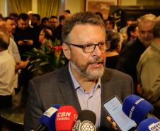 Curitiba, 17 de junho de 2024 - O governador Carlos Massa Ratinho Jr., anuncia a liberação de verbas para pavimentação, restauração de praça e obras de saneamento em Curitiba.