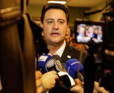 Curitiba, 17 de junho de 2024 - O governador Carlos Massa Ratinho Jr., anuncia a liberação de verbas para pavimentação, restauração de praça e obras de saneamento em Curitiba.