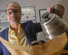 A descoberta de uma fonte de água mineral diferenciada, no município de Quitandinha, Região Metropolitana de Curitiba, deu início a um projeto inovador desenvolvido pelos empreendedores Jackson Werneck Andrade e Cícero Caiçara Junior