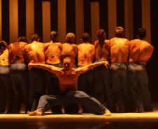 Centro Cultural Teatro Guaíra - Balé Teatro Guaíra | Contraponto – O universo interior é o elo entre as duas coreografias de “Contraponto”: “Castelo” e “Anima – imensidão adentro”. Os trabalhos coreográficos são assinados por nomes de destaque da dança: Alessandro Sousa Pereira (Castelo) e Alan Keller (Anima).