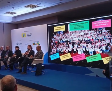 Paraná discute diretrizes para a ciência, tecnologia e inovação em conferência em Brasília