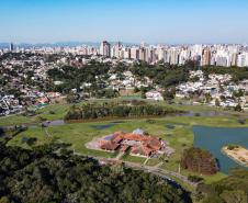 Paraná é 4º melhor estado do Índice de Progresso Social, com destaque em moradia e meio ambiente - Na foto, Maringá, - Avenida Getúlio Vargas