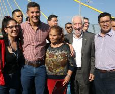 O governador em exercício Darci Piana e o presidente do Paraguai, Santiago Peña, visitaram nesta quarta-feira (3) a Ponte da Integração Brasil-Paraguai, que fica na divisa entre Foz do Iguaçu, no Oeste do Paraná, e o município paraguaio de Presidente Franco.