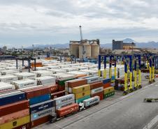 Paraná amplia destinos de exportações: são 2.081 produtos para 215 mercados