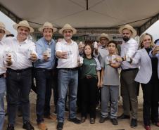 Governador assina acordo com Castrolanda para criação de Parque Tecnológico do Agroleite