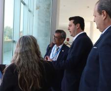 O governador Carlos Massa Ratinho Junior recepcionou nesta segunda-feira (19), no Palácio Iguaçu, uma comitiva do Centro de Desenvolvimento de Computação Avançada (C-DAC), instituição indiana que é referência em pesquisa e desenvolvimento de alta tecnologia.