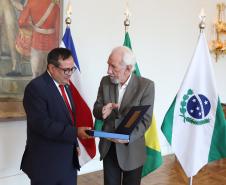 O vice-governador Darci Piana recebe nesta terca-feira (20), o embaixador da Costa Rica, Norman Lizano no Palacio Iguacu.