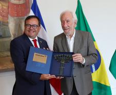 O vice-governador Darci Piana recebe nesta terca-feira (20), o embaixador da Costa Rica, Norman Lizano no Palacio Iguacu.