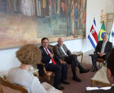 O vice-governador Darci Piana recebe nesta terca-feira (20), o embaixador da Costa Rica, Norman Lizano no Palacio Iguacu.