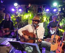 Centro Cultural Teatro Guaíra - lmir Sater e Banda – No sábado (31) às 21h, a tradicional apresentação que o músico Almir Sater realiza todos os anos em Curitiba será marcada por clássicos da trajetória do cantor e violeiro -