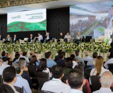 Campo Mourão, 16 de agosto de 2024 - O governador Carlos Massa Ratinho Junior participa da inauguração da indústria de rações e do lançamento da pedra fundamental da indústria de etanol e milho da Coamo em Campo Mourão. 