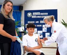 Escolas estaduais e municipais já estão recebendo a força-tarefa de vacinação