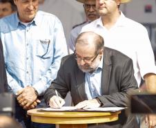 Governador assina acordo com Castrolanda para criação de Parque Tecnológico do Agroleite