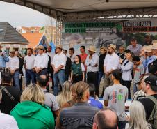 Governador assina acordo com Castrolanda para criação de Parque Tecnológico do Agroleite