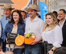 Governador assina acordo com Castrolanda para criação de Parque Tecnológico do Agroleite
