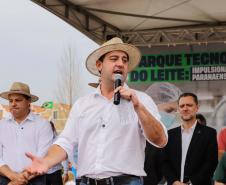 Governador assina acordo com Castrolanda para criação de Parque Tecnológico do Agroleite