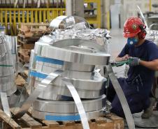 790 mil pessoas: Paraná atinge maior número de trabalhadores na indústria da história