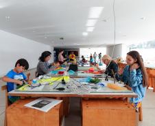 Museu Oscar Niemeyer (MON) - Tintas Naturais – O Laboratório de Experiências de setembro acontece na quarta (4), em duas sessões: às 10h30 e às 14h30, no Espaço de Oficinas – Subsolo do MON. -