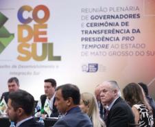 O governador Carlos Massa Ratinho Junior participou nesta quinta-feira (1º) da reunião do Conselho de Desenvolvimento e Integração Sul (Codesul), em Campo Grande (MS).