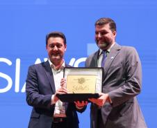 O governador Carlos Massa Ratinho Junior defendeu que o Paraná continue a explorar as suas potencialidades como um dos grandes produtores de alimento em escala global para continuar a promover o desenvolvimento socioeconômico do Estado.