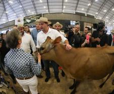 Governador assina acordo com Castrolanda para criação de Parque Tecnológico do Agroleite
