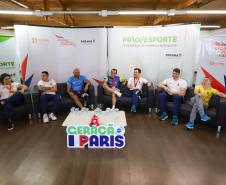 Vitor Tavares, medalha de bronze do parabadminton, Igor Tofalini, medalha de prata na parancanoagem, e Miquéias Rodrigues, bronze em paracanoagem, medalhistas paranaenses na Paralimpíada de Paris em encontro no auditório da Secretaria do Esporte, nesta quinta-feira (12).