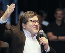 O governador Carlos Massa Ratinho Junior anuncia nesta quinta-feira (12) o repasse R$ 50 milhões para reforma, revitalização, adequação e modernização da estrutura do teatro, além da aquisição de novos equipamentos e instrumentos para Orquestra Sinfônica do Paraná