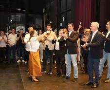 O governador Carlos Massa Ratinho Junior anuncia nesta quinta-feira (12) o repasse R$ 50 milhões para reforma, revitalização, adequação e modernização da estrutura do teatro, além da aquisição de novos equipamentos e instrumentos para Orquestra Sinfônica do Paraná