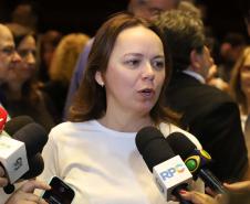 O governador Carlos Massa Ratinho Junior anuncia nesta quinta-feira (12) o repasse R$ 50 milhões para reforma, revitalização, adequação e modernização da estrutura do teatro, além da aquisição de novos equipamentos e instrumentos para Orquestra Sinfônica do Paraná