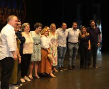 O governador Carlos Massa Ratinho Junior anuncia nesta quinta-feira (12) o repasse R$ 50 milhões para reforma, revitalização, adequação e modernização da estrutura do teatro, além da aquisição de novos equipamentos e instrumentos para Orquestra Sinfônica do Paraná