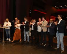 O governador Carlos Massa Ratinho Junior anuncia nesta quinta-feira (12) o repasse R$ 50 milhões para reforma, revitalização, adequação e modernização da estrutura do teatro, além da aquisição de novos equipamentos e instrumentos para Orquestra Sinfônica do Paraná