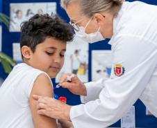 Força-tarefa de vacinação nas escolas é concluída com 292,6 mil doses aplicadas