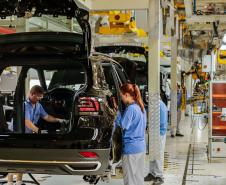 De janeiro a julho, geração de emprego para mulheres cresce 90% no Paraná