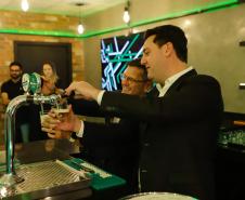 Ponta Grossa, 12 de setembro de 2024 - O governador Carlos Massa Ratinho Junior visita a fábrica da Heineken.