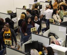 Agências do Trabalhador iniciam a semana com 21,6 mil vagas no Paraná