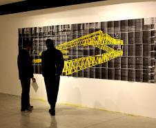 Museu Casa Alfredo Andersen (MCAA) - "Segredo da Cor" – A exposição "Segredo da Cor", já em exibição no museu, traz uma poderosa coleção de obras de Cecifrance Aquino, com foco na temática antirracista. Entre os destaques, além dos estandartes, encontra-se a releitura de "Duas Raças", de Alfredo Andersen, um convite para desvendar os segredos que nossas cores carregam