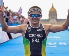 Curitibano de 27 anos, Ronan Nunes Cordeiro conquistou nesta segunda-feira a primeira medalha brasileira do triatlo paralímpico da história.