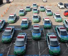 Curitiba, 23 de setembro de 2024 - O governador Carlos Massa Ratinho Junior realiza a entrega de veículos destinados ao serviço de transporte de órgãos.