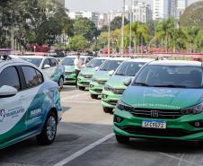 Curitiba, 23 de setembro de 2024 - O governador Carlos Massa Ratinho Junior realiza a entrega de veículos destinados ao serviço de transporte de órgãos.