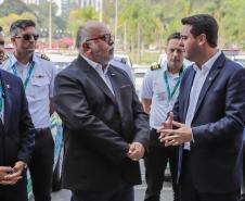 Curitiba, 23 de setembro de 2024 - O governador Carlos Massa Ratinho Junior realiza a entrega de veículos destinados ao serviço de transporte de órgãos.