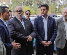 Curitiba, 23 de setembro de 2024 - O governador Carlos Massa Ratinho Junior realiza a entrega de veículos destinados ao serviço de transporte de órgãos.